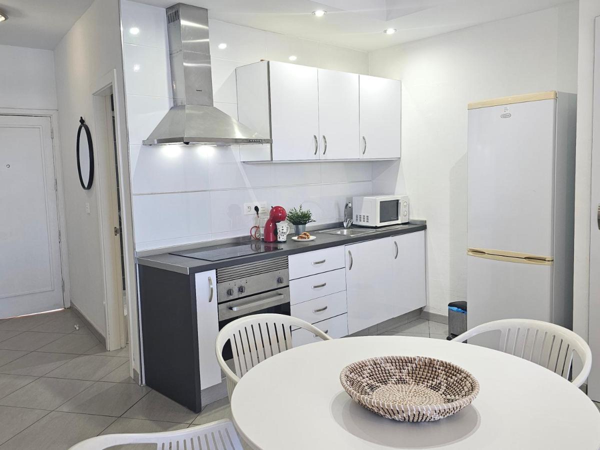 New Seafront Dreaming View Apartment, Cristianos